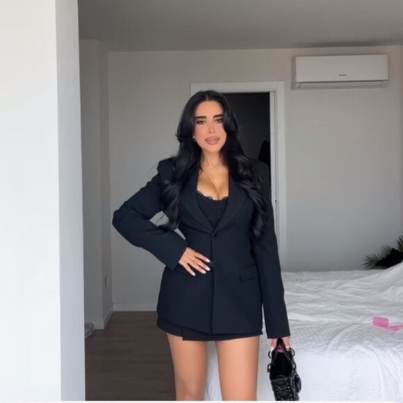 ZARA FITTED BLAZER WITH SHOULDER PADS ZW COLLECTION - Picture 3 of 4